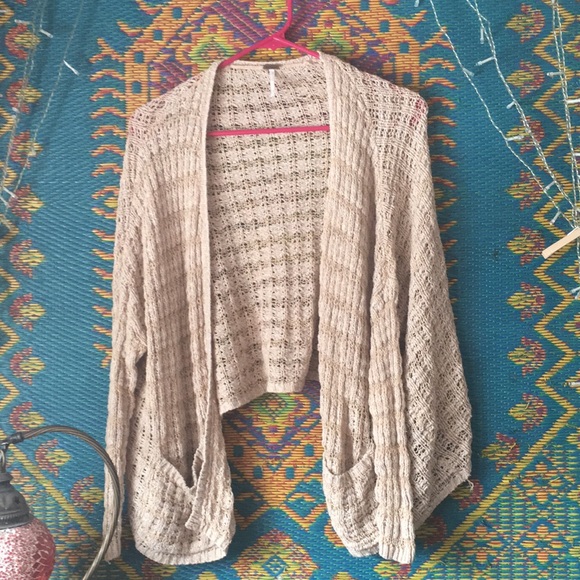 Knitted shrug - Picture 1 of 4